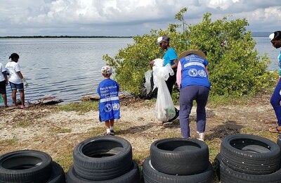 Coastal cleanup day