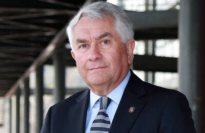 Dr. Enrique París M.