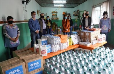 Entrega de insumos en jardín "El Honguito"