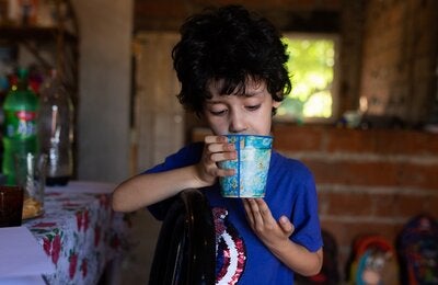 Gabriel, 7, en su casa en Moreno, Argentina, 10 dic. 2020. © OMS / Daiana Valencia