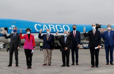 Chile recibe las primeras vacunas COVID-19 a través del Mecanismo COVAX