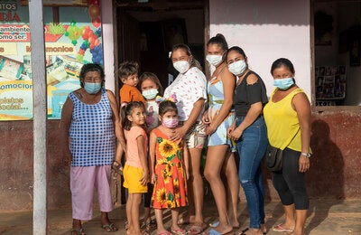 Tres generaciones de la familia Chávez Casilima
