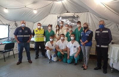 La Representante de OPS/OMS Costa Rica junto con autoridades de la CCSS y el equipo SAMU