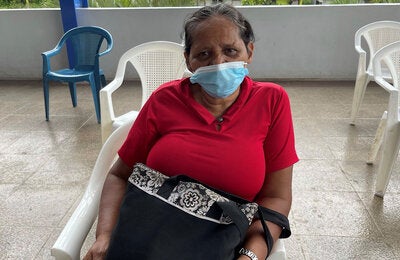 Dona Alicia, beneficiaría de la vacuna recibida por medio de COVAX