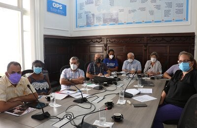 Participantes cubanos en intercambio sobre ETMI