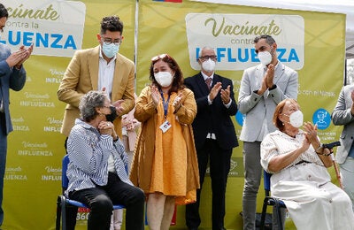 Hasta la Posta de Salud Rural Juan Pablo II de la comuna de Lampa llegaron las máximas autoridades sanitarias nacionales para dar inicio a la Campaña de Vacunación contra la influenza