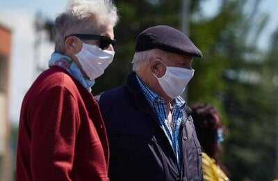 Ciudades y Comunidades Amigables con las personas mayores surge como respuesta al acelerado envejecimiento y urbanización de la población mundial y tiene como principal objetivo lograr que las ciudades y comunidades se comprometan a ser más amigables, fomentando el envejecimiento activo, participación y seguridad de las personas mayores