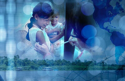 mapa de las Américas y una niña recibiendo una vacuna