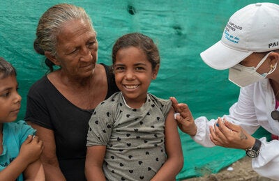 Vacunando a las poblaciones vulnerables