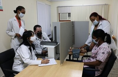 Validación de esfigmomanómetro con la iniciativa HEARTS