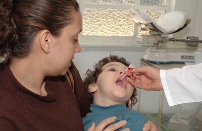 © PAHO/WHO Brasil | 2006. Poliomyelitis eradication campaign. PHOTO: A. Waak.