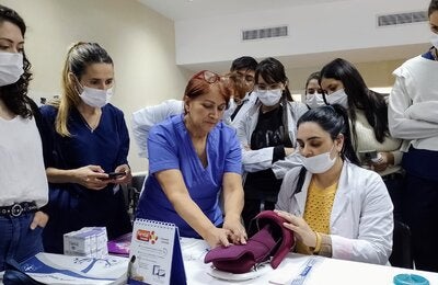 Simuladores siendo utilizados durante una capacitación