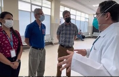 Fotografía de los asesore internacionales de salud mental en su visita a Ecuador
