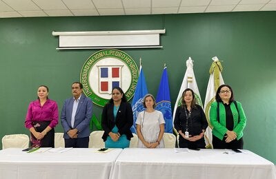 Autoridades de Salud Pùblica y OPS en conmemoraciòn