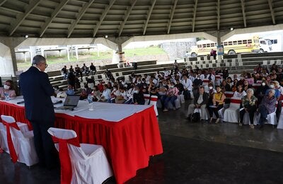 El Representante de la OPS en Venezuela, Cristián Morales, durante su intervención con motivo del octavo aniversario de la Universidad de Ciencias de la Salud Hugo Chávez Frías