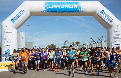 Largada Carrera Prevengamos la Resistencia a los antibióticos