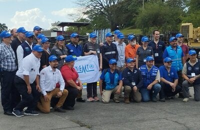 Equipo de personas capacitadas