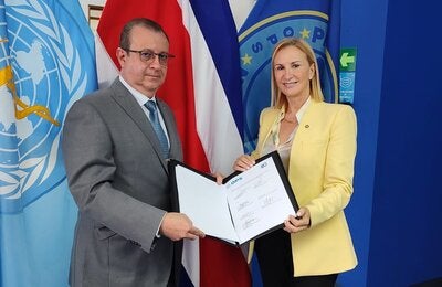 Acta de transferencia sostenida por el Dr. Jorge Victoria y la Dra. María Dolores Pérez