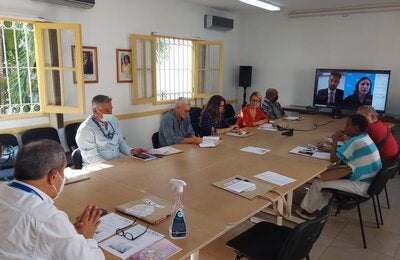 "Presentación de folleto sobre educación para la salud y sexualidad como parte de proyecto con MINED, OPS y Embajada de Australia"