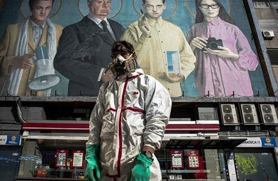 La población debió observar escenas impensadas antes de la pandemia. Fotógrafo: Fernando Ponzetto Medio: El País
