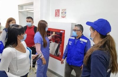 Personal PHE Col Revisando Hospital