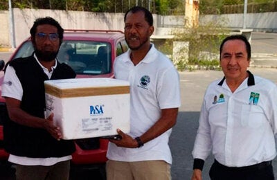 La OPS salva vidas. Entrega de vacunas antirrábicas para Belice