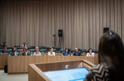 Lançamento - mesa de autoridades