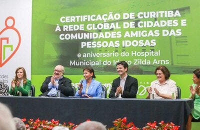 Mesa de autoridades certificação de Curitiba