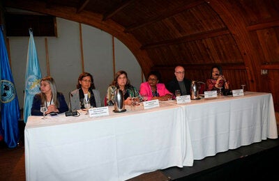 mesa personajes principales 