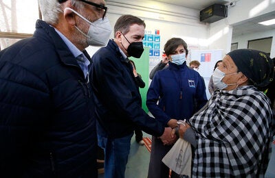 •	El día jueves, el Dr. Barbosa visitó junto a la Ministra de Salud, Dra. Ximena Aguilera el Centro de Salud Familiar (CESFAM) de la comuna de Renca,  con el objetivo de conocer el trabajo que se está haciendo en el territorio en materia de vacunación, teletriage y universalización de la Atención Primaria de Salud