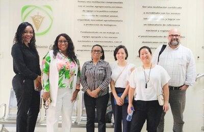 OPS y el Instituto Pasteur apoyan al país en la eliminación de la rabia canina y humana