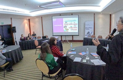 Conversatorio sobre la lactancia materna como un derecho humano, organizado por la OPS en el hotel Pestana (Caracas)