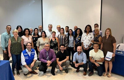 Participantes y profesores del curso sobre Software R