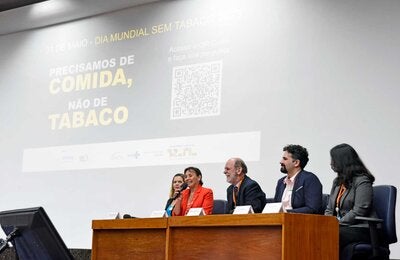 Mesa de abertura do evento com autoridades