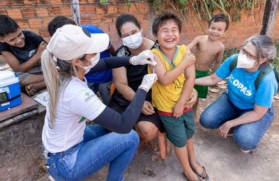 Vacinação contra sarampo, população ribeirinha, Brasil