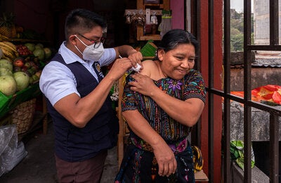 Impacto temprano de la vacunación contra la COVID-19