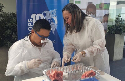 personas practicando CX