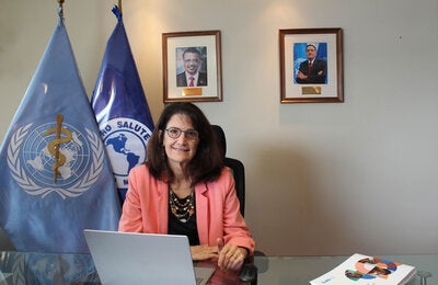 Dra. Maureen Birmingham en oficina de la representación