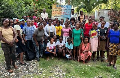 Groupe de participantes a la formation de VBG de l'OPS