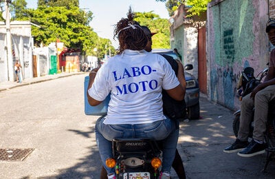 Labo moto in Haiti