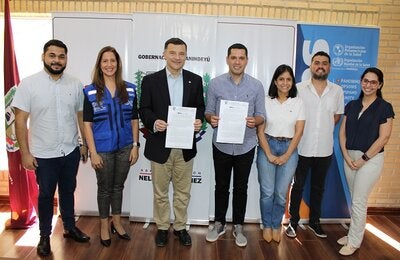 Autoridades firma de convenio Canindeyú