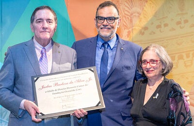 Entrega da homenagem