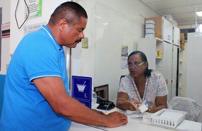 personal de salud en servicio de salud