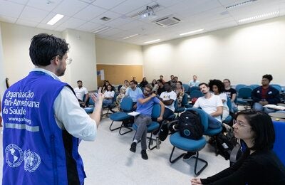 Aula de comunicação de risco para os alunos do EpiSUS-Avançado