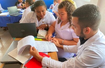Fortalecimiento de capacidades en  atenc. integral a la madre y recién nacido