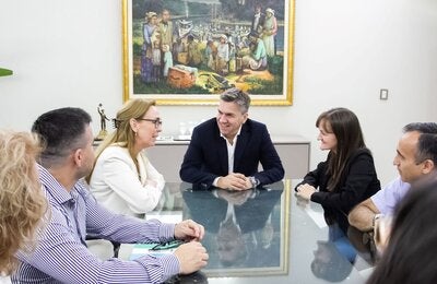 Foto de la reunión entre el equipo de OPS y autoridades de Chaco
