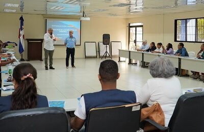 Expertos capacitan facilitadores en Diálogos de Saberes con Teatro Espontáneo