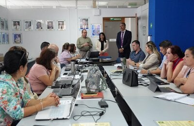 Participantes del taller durante las palabras de apertura del evento.