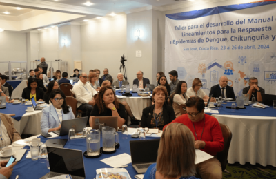 Participantes durante la sesión inaugural