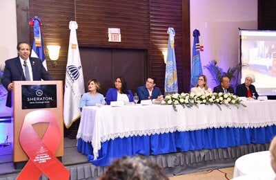 OPS apoya a Ministerio de Salud Pública en implementar auto prueba de VIH en República Dominicana